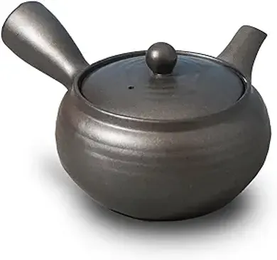 Banko Yaki Teapot: Durable ceramic teapot with stainless steel strainer for deep-steamed tea (Lava Gray).
