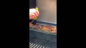 Perfectly Grilled Barbecue Chicken Thighs: A Step-by-Step Guide