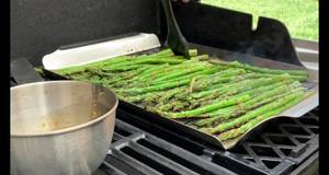 Grilled Asparagus on a Weber Grill